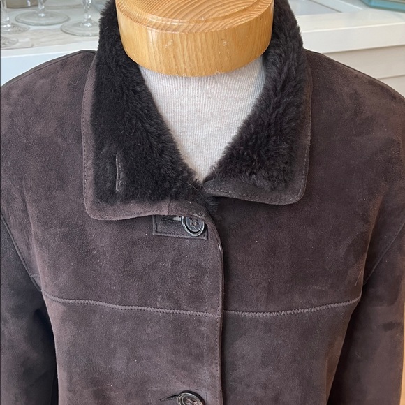 Women's Danier Chocolate Brown Shearing full length below the knee button frCoat - Picture 2 of 12